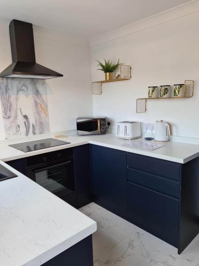 Stunning 2 Bed House Near Coastal Path/Lake/Beach Ланели Екстериор снимка
